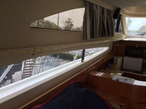 Viking Yachts Sport Cruiser Princess Yachts salon window